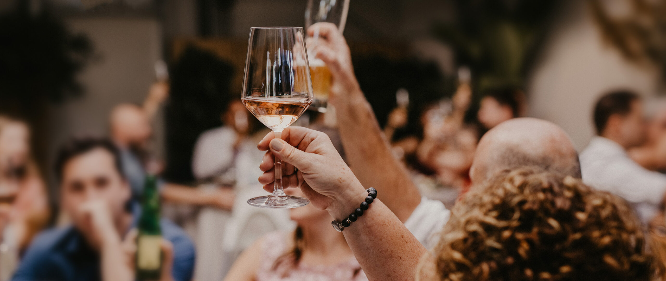 Nina & Jan 2022 Feiern im Elliots Gartencafe